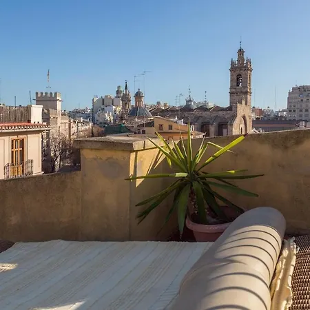 Atico Exclusivo Del Siglo Xvi Con Dos Terrazas En El Corazon De Ciutat Vella *